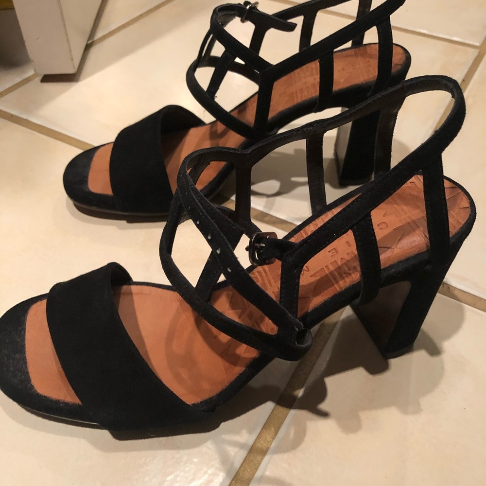 Chie Mihara strappy black sandals